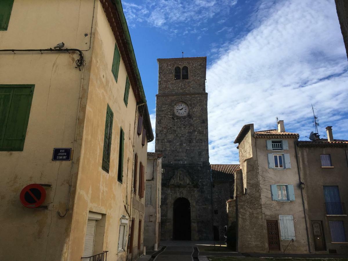 Entre L'Eglise Et La Place Villa Quillan Exterior photo