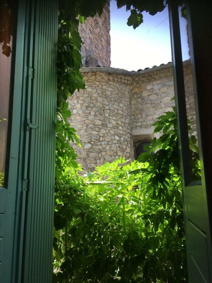 Entre L'Eglise Et La Place Villa Quillan Exterior photo
