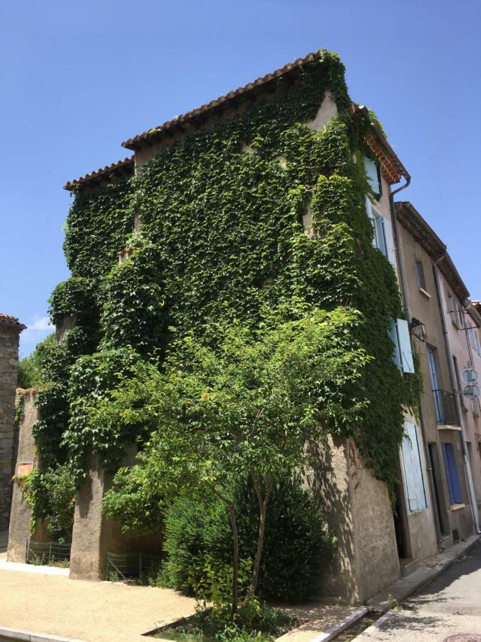 Entre L'Eglise Et La Place Villa Quillan Exterior photo